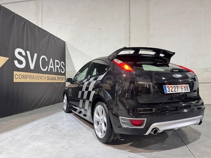 Usado Ford Focus ST 225 CV (165 kW) 2007 Negro Berlina