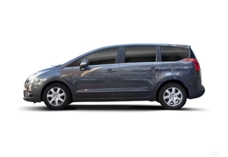 Usado Peugeot 5008 Allure 114 CV (83 kW) 2011 Negro Monovolumen