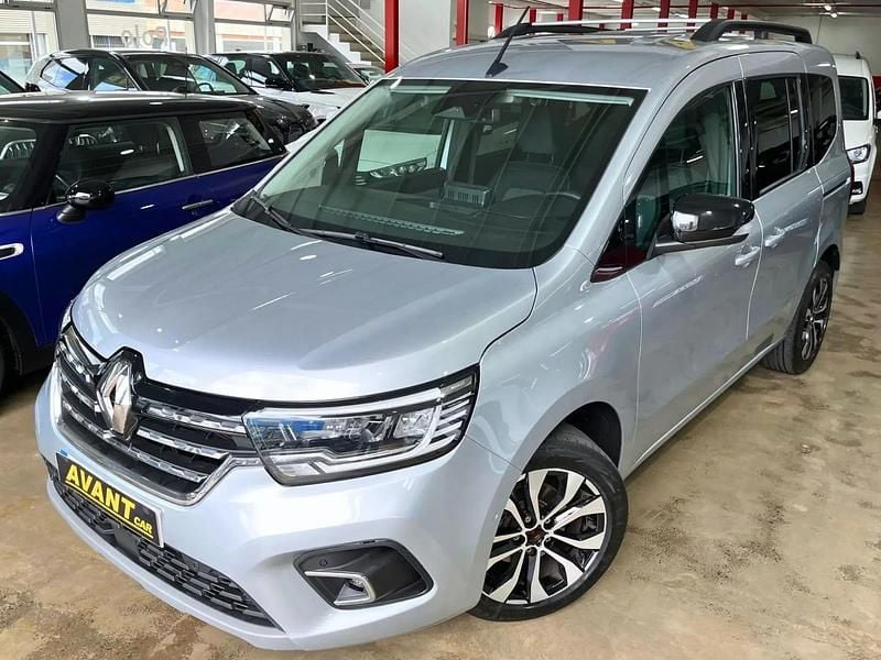 Usado Renault Kangoo Techno 95 CV (69 kW) 2024 Marrón Monovolumen