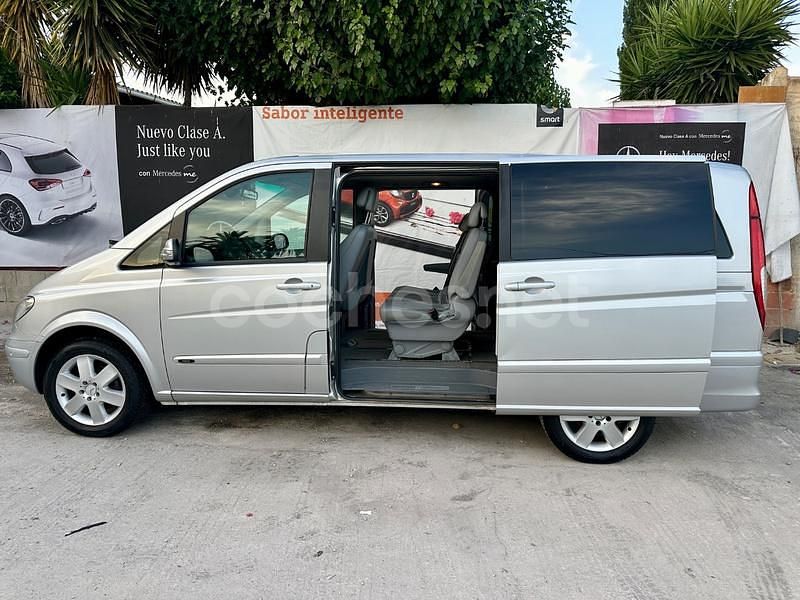 Usado Mercedes Viano 150 CV (110 kW) 2010 Gris / plata Monovolumen