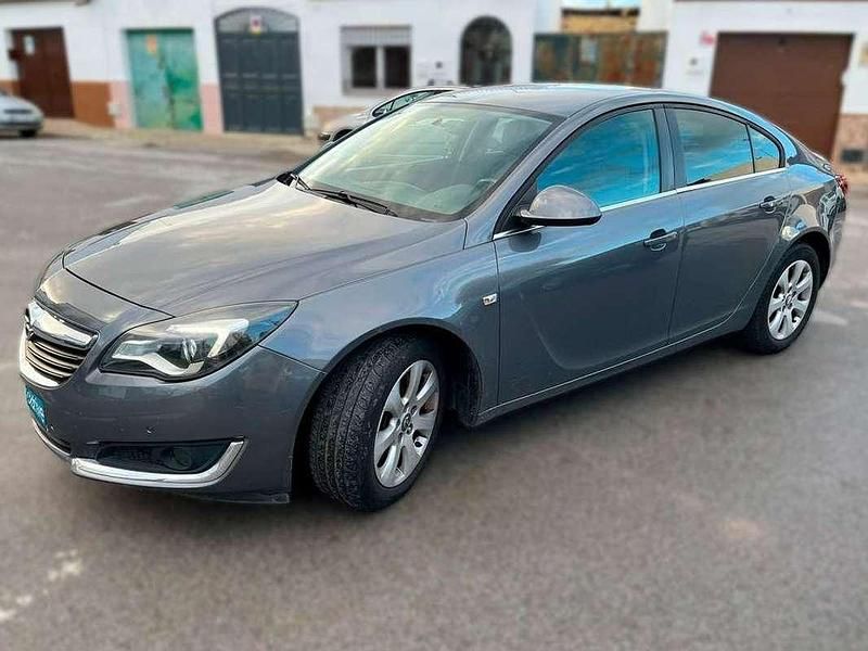 Usado Opel Insignia Selective 136 CV (100 kW) 2016 Gris Berlina
