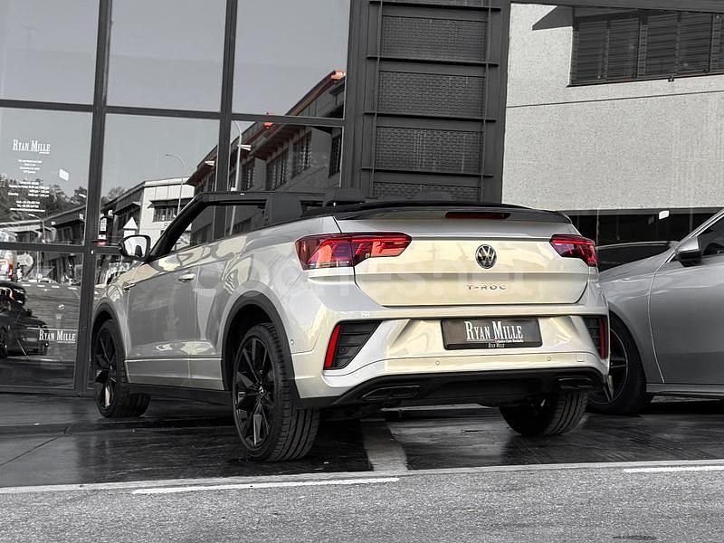 Usado VW T-Roc R-line 150 CV (110 kW) 2023 Gris / plata SUV