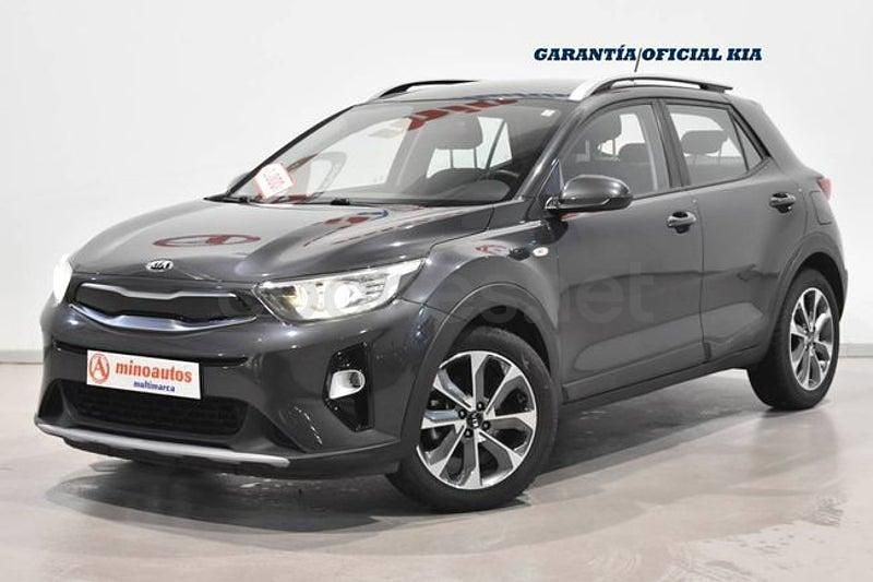Usado Kia Stonic Active 101 CV (74 kW) 2019 Gris / plata SUV