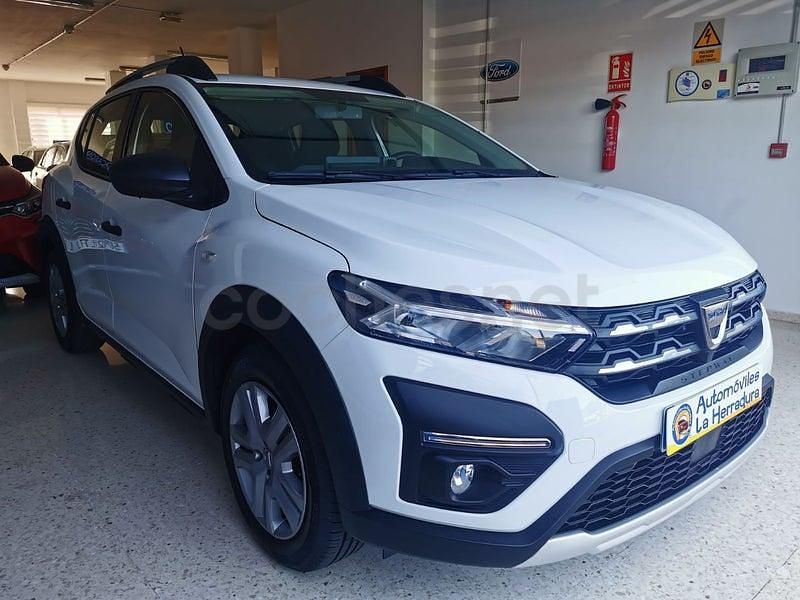 Usado Dacia Sandero Essentiel 91 CV (66 kW) 2022 Blanco Berlina