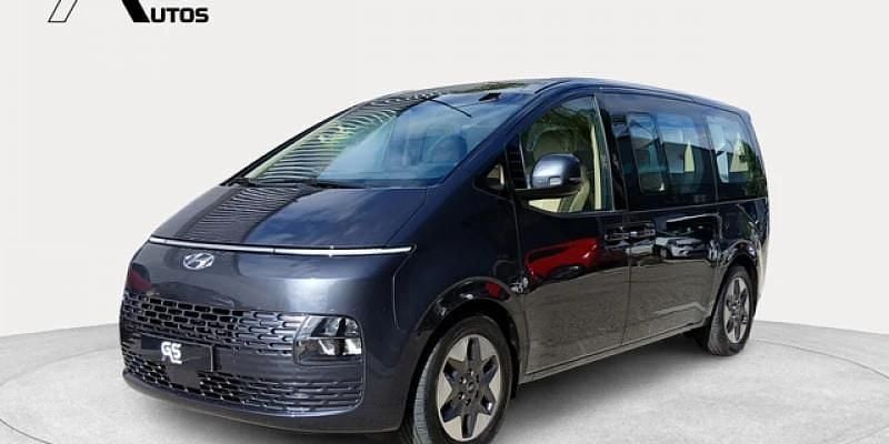 Usado Hyundai Staria 177 CV (130 kW) 2023 Gris Monovolumen
