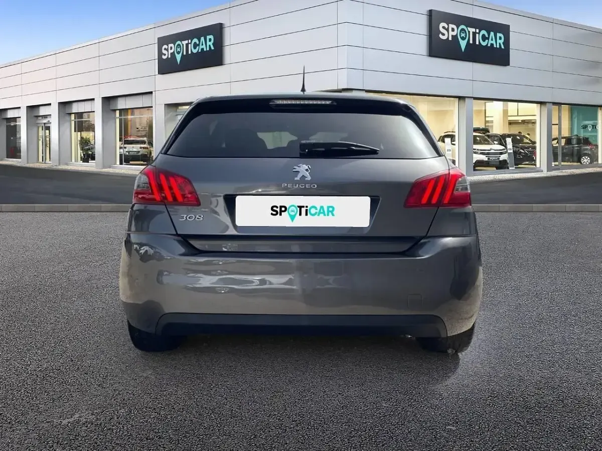 Usado Peugeot 308 Style 110 CV (80 kW) 2018 Gris Berlina