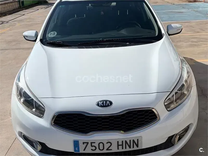 Usado Kia Ceed GT 90 CV (66 kW) 2013 Blanco Berlina