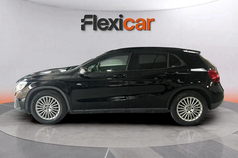 Usado Mercedes GLA180 122 CV (89 kW) 2018 Negro SUV