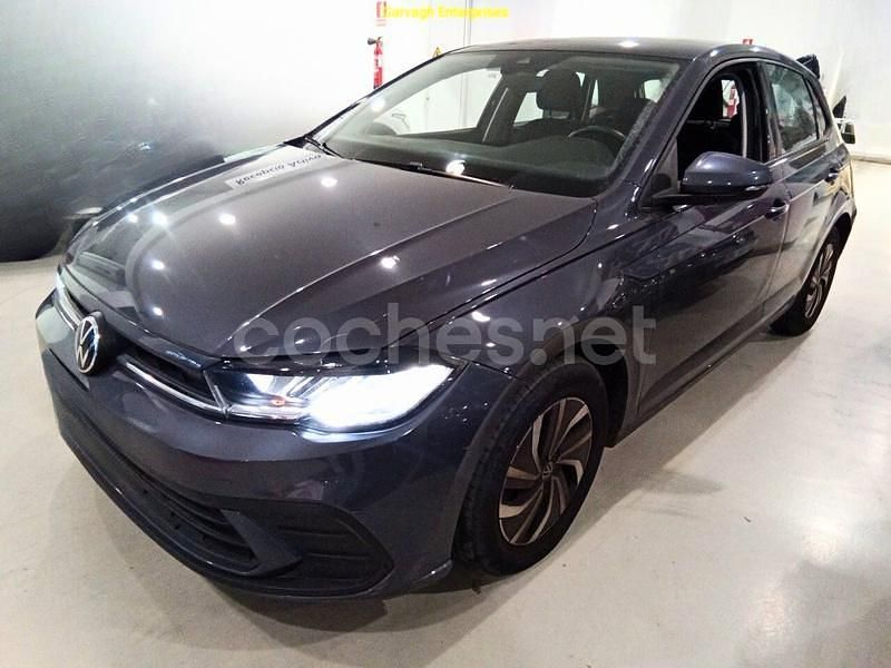 Gris / plata Usado 2021 VW Polo Life Berlina | 17.900 € (Buen precio) - Imagen 1/4