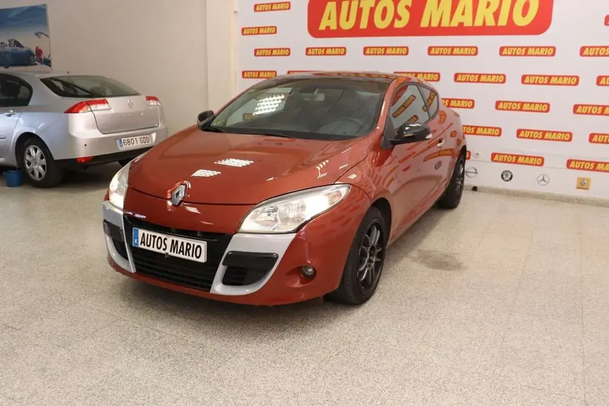 Usado Renault Mégane Coupé Expression 106 CV (77 kW) 2009 Naranja Coupe