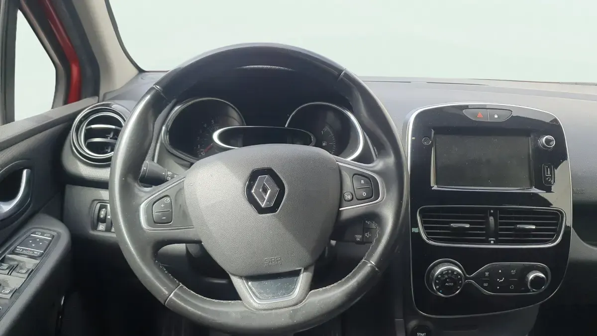 Usado Renault Clio IV Zen 91 CV (66 kW) 2019 Rojo Berlina