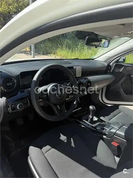 Usado Mercedes A200 156 CV (114 kW) 2019 Blanco Berlina
