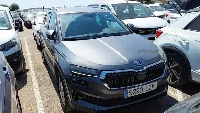 Usado Skoda Karoq Ambition 116 CV (85 kW) 2022 Gris SUV