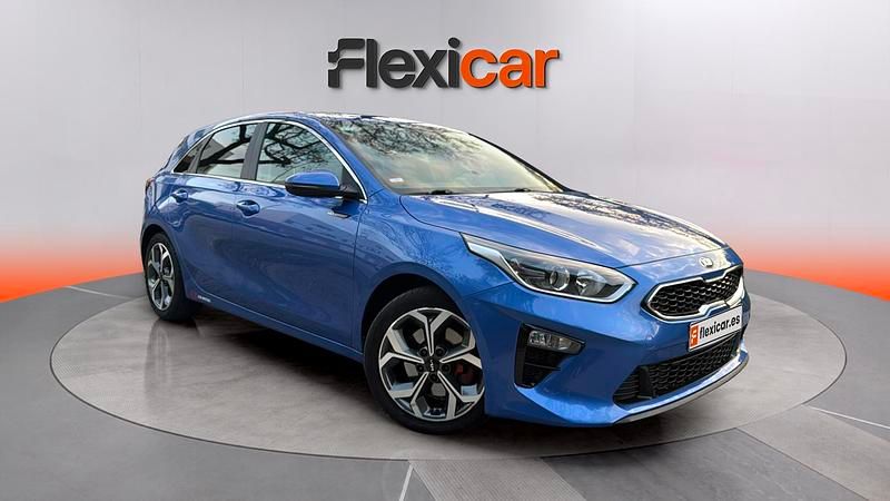 Usado Kia Ceed 120 CV (88 kW) 2019 Azul Utilitario