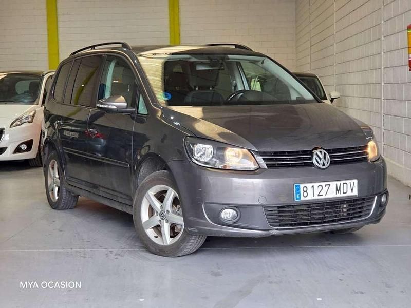 Usado VW Touran Advance 140 CV (102 kW) 2012 Gris / plata Monovolumen