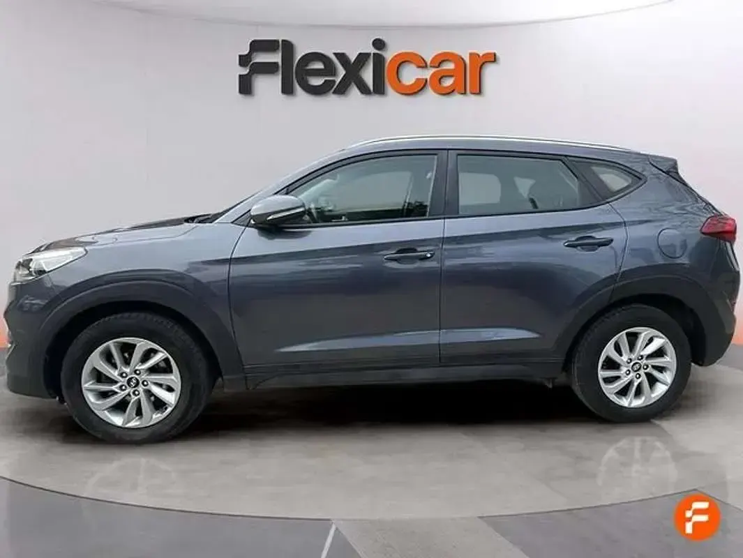 Usado Hyundai Tucson 114 CV (83 kW) 2017 Gris SUV