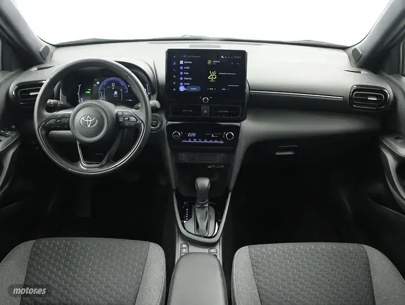 Usado Toyota Yaris Cross Active 130 CV (95 kW) 2025 Gris SUV