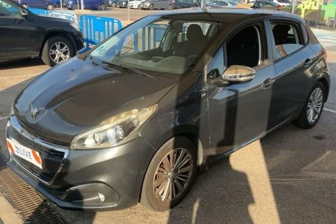 Usado 2016 Peugeot 208 Active Utilitario | 9150 € (Precio justo) - Imagen 1/4