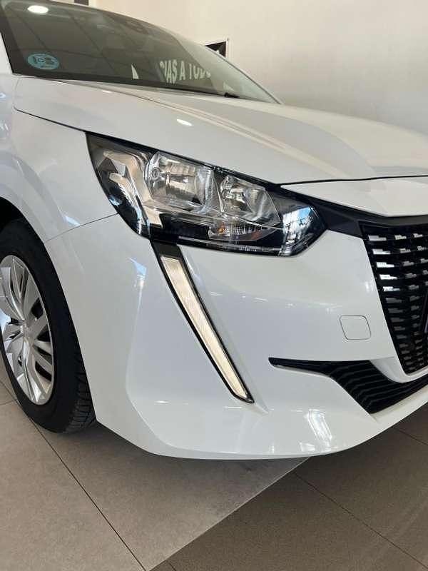 Usado Peugeot 208 Active 102 CV (75 kW) 2022 Blanco Utilitario