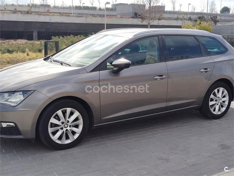 Usado Seat Leon Style 115 CV (84 kW) 2017 Gris / plata Familiar