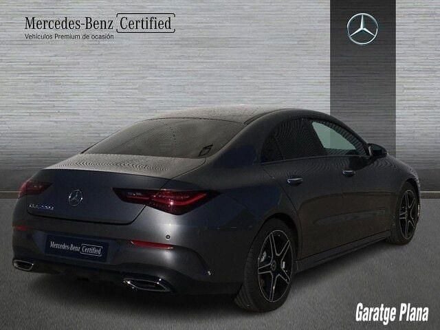 Usado Mercedes CLA220 AMG line 190 CV (139 kW) 2025 Gris montaña Berlina