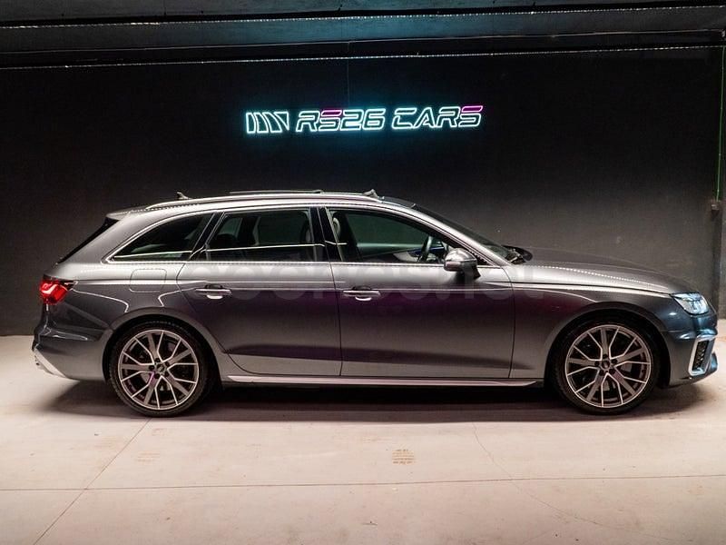 Usado Audi A4 Premium 341 CV (250 kW) 2022 Gris / plata Familiar