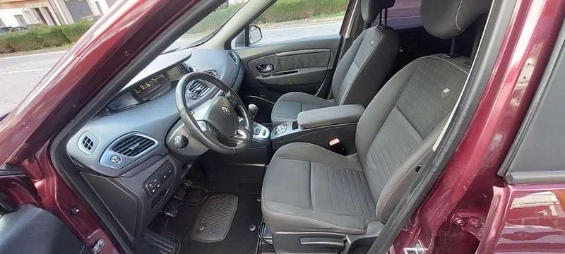 Usado Renault Grand Scénic IV LIMITED 131 CV (96 kW) 2016 Burdeos Monovolumen