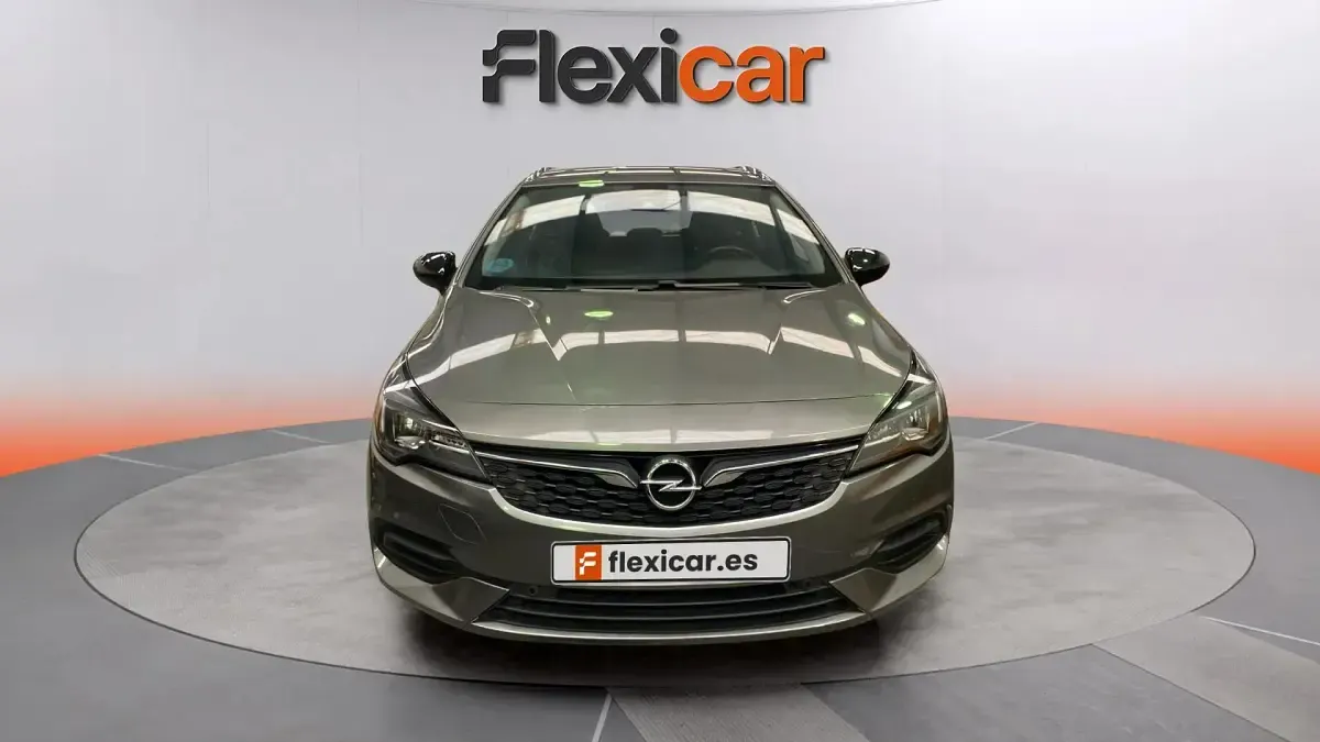 Usado Opel Astra Business 147 CV (108 kW) 2021 Gris Familiar