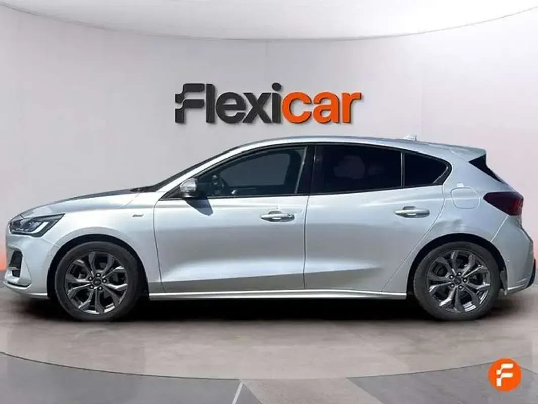 Usado Ford Focus ST-Line 155 CV (114 kW) 2023 Gris Berlina