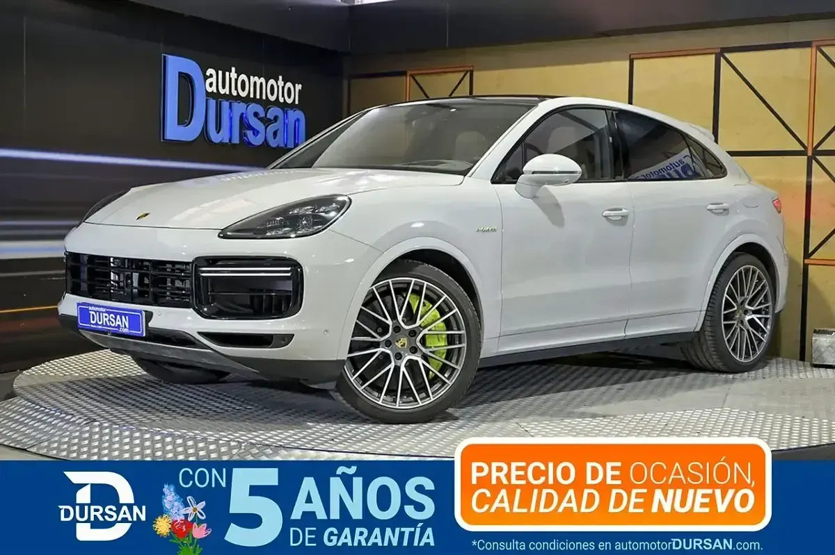 Käytetty Porsche Cayenne Turbo S 680 HP (500 kW) 2022 Katumaasturi