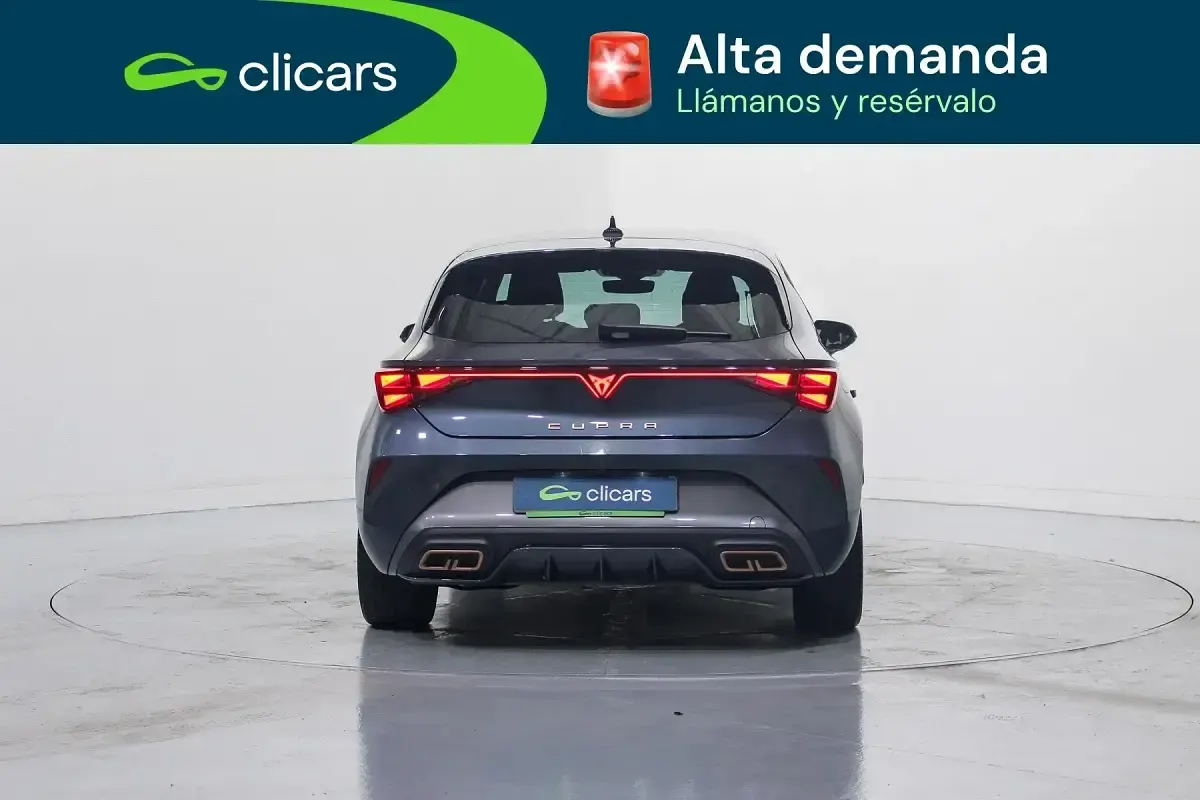 Usado Cupra Leon 204 CV (150 kW) 2025 Gris / plata Berlina