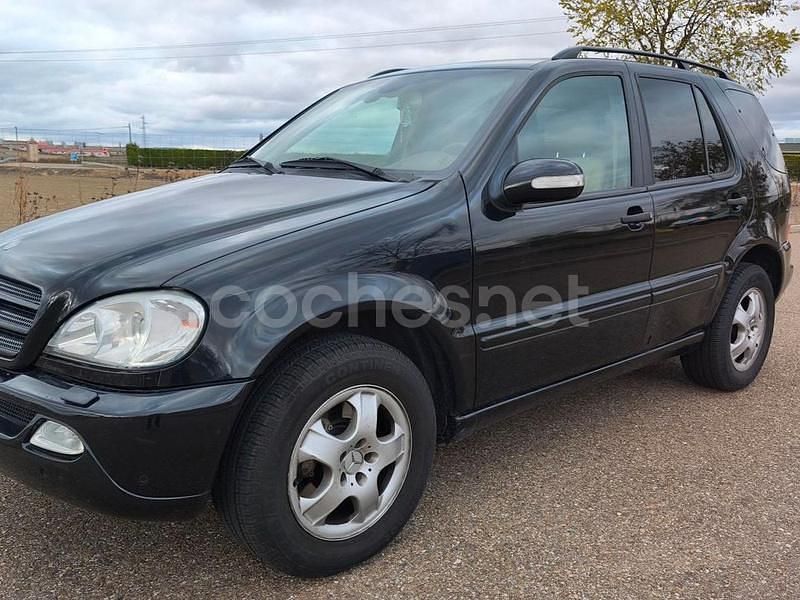 Negro Usado 2004 Mercedes ML270 Edition SUV | 3990 € (Super precio) - Imagen 1/4