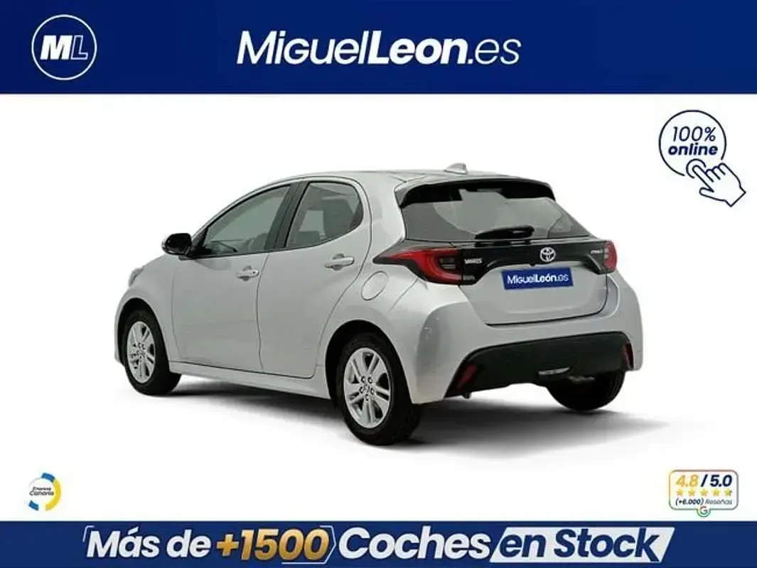 Usado Toyota Yaris Active 99 CV (72 kW) 2024 Gris Utilitario
