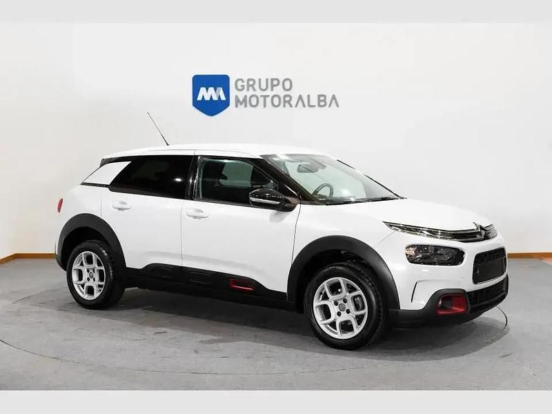 Begagnad Citroën C4 PureTech 110 HK (80 kW) 2020 Vit Sedan