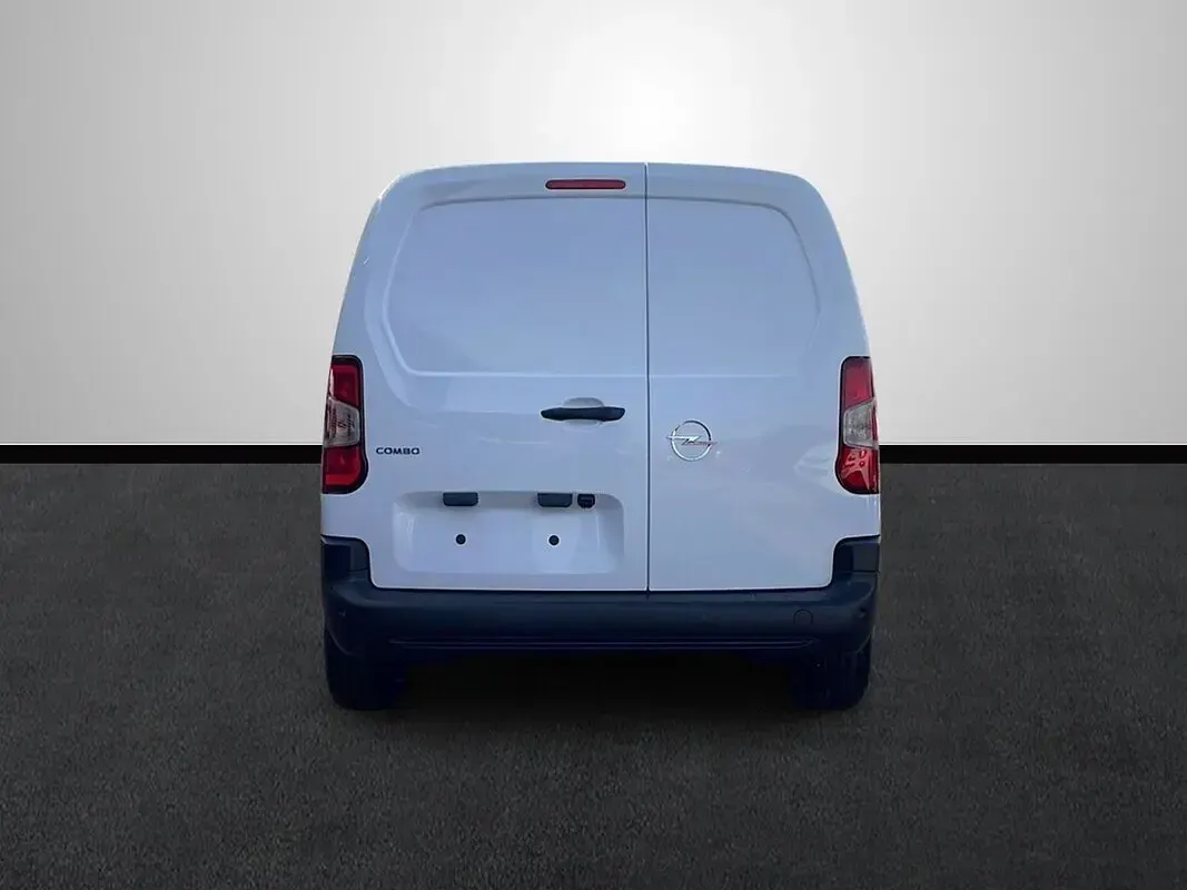 Usado Opel Combo S 100 CV (73 kW) 2024 Blanco Monovolumen