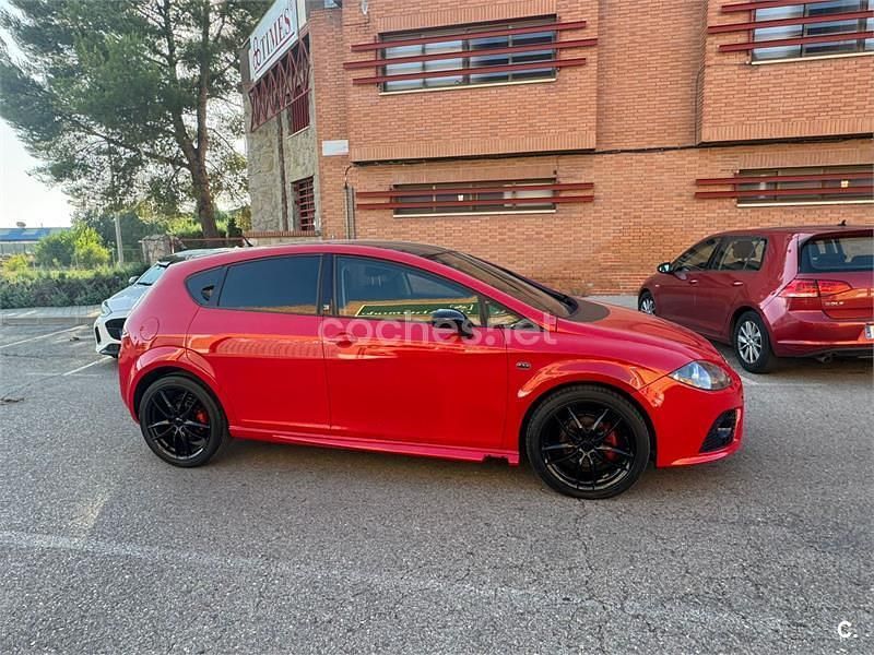 Rojo Usado 2009 Seat Leon Sport Berlina | 7500 € (Precio justo) - Imagen 1/4