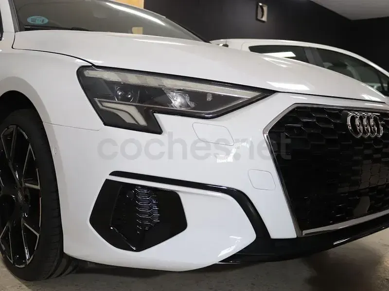 Usado Audi A3 116 CV (85 kW) 2022 Blanco Berlina