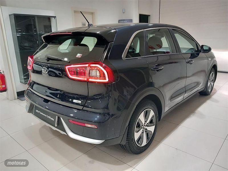 Używany Kia Niro 141 KM (103 kW) 2018 Niebieski SUV