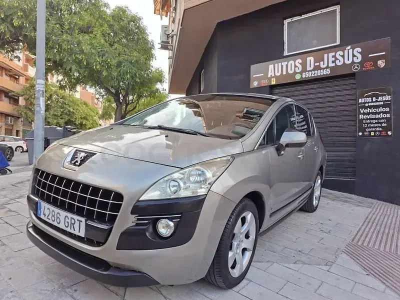 Usado Peugeot 3008 Premium 150 CV (110 kW) 2010 Beige Familiar