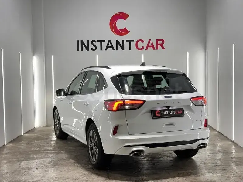 Usado Ford Kuga ST-Line 190 CV (139 kW) 2023 Blanco SUV