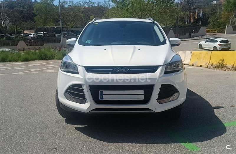 Używany Ford Kuga Trend 120 KM (88 kW) 2014 Biały SUV