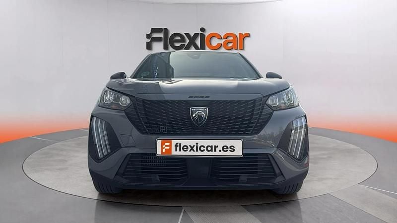 Usado Peugeot 2008 Active 102 CV (75 kW) 2023 Gris SUV