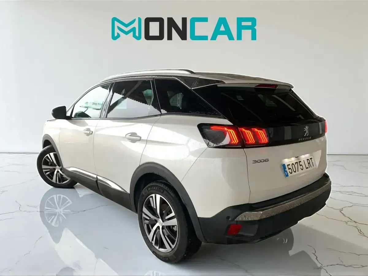 Usado Peugeot 3008 Allure 131 CV (96 kW) 2021 Blanco SUV
