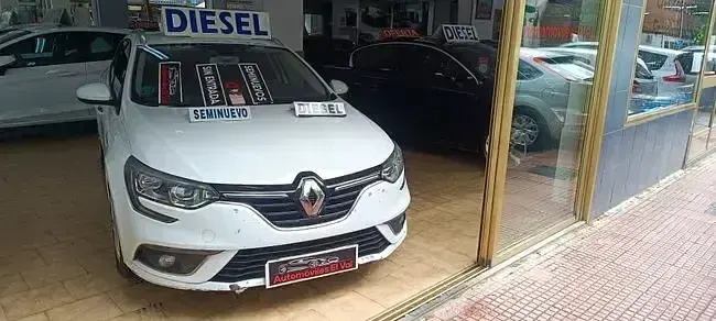 Usado Renault Mégane Business 115 CV (84 kW) 2019 Blanco Familiar