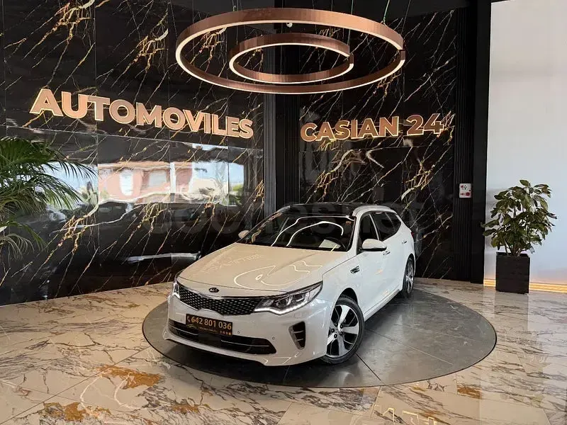 Usado Kia Optima GT-Line 141 CV (103 kW) 2018 Blanco Familiar