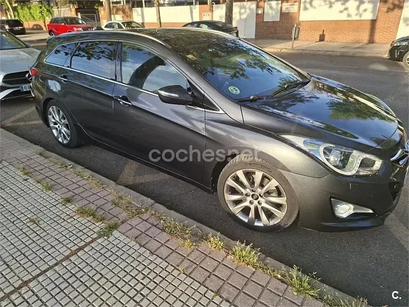 Usado Hyundai i40 GLS 136 CV (100 kW) 2012 Gris / plata Familiar