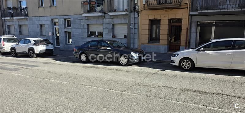 Usado Mercedes E220 Elegance 150 CV (110 kW) 2005 Azul Berlina