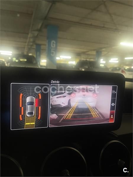 Usado Mercedes C220 170 CV (125 kW) 2019 Granate Berlina