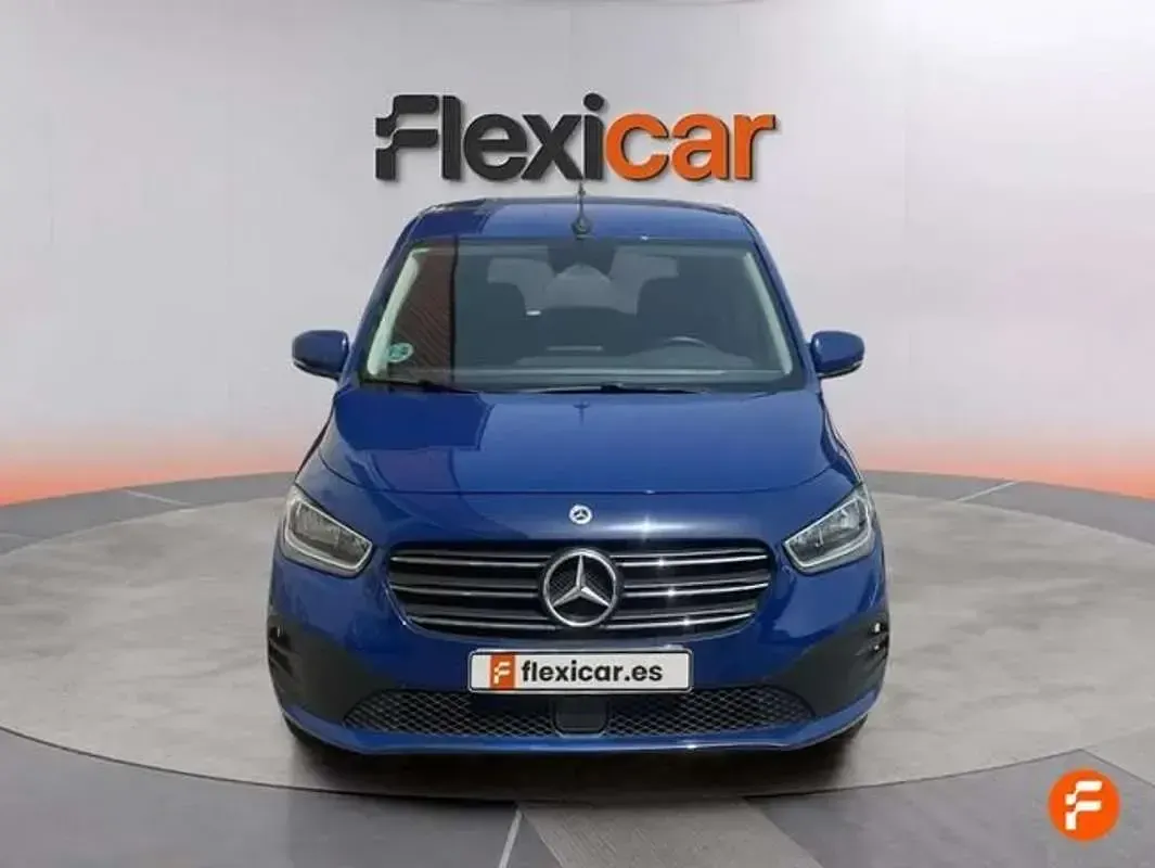 Usado Mercedes T180 131 CV (96 kW) 2022 Azul Monovolumen