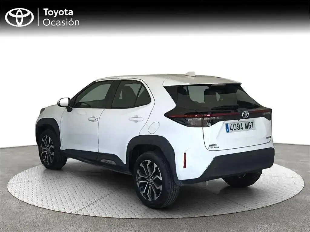 Usado Toyota Yaris Cross Active 116 CV (85 kW) 2023 Blanco SUV